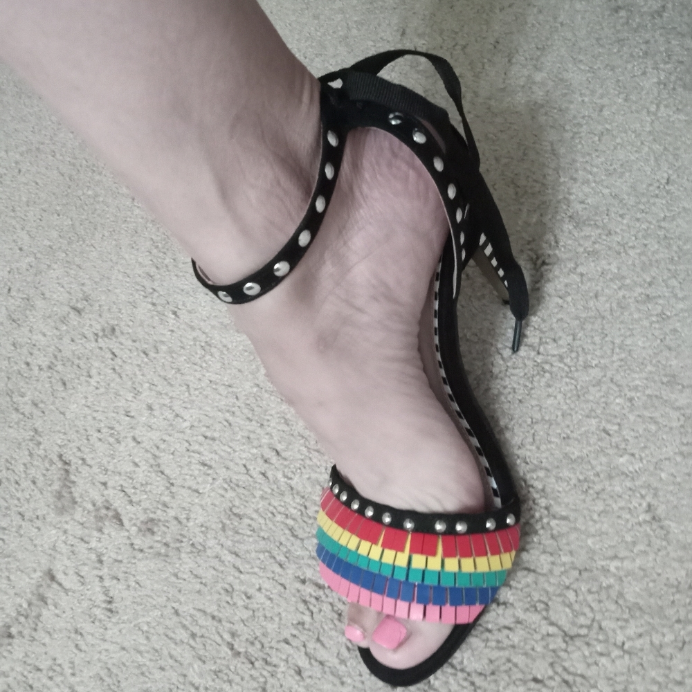 Heels - Picture 7 of 8